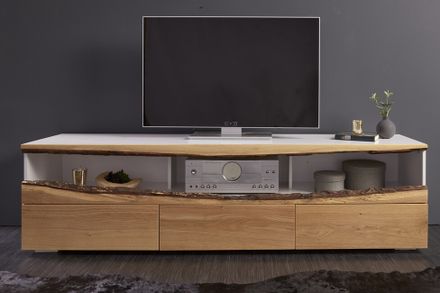 Dizajnový stolík pod TV z masívu Wild Oak Dub biela 180cm